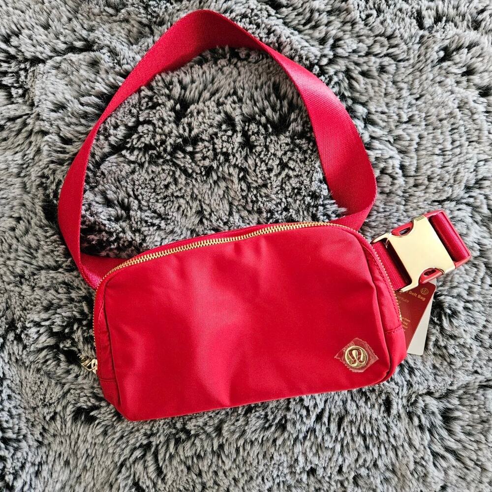 NWT Lululemon Everywhere Belt Bag 1L New Year Dark Red Gold DKRD/GOLD